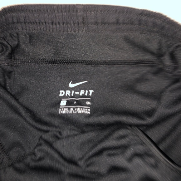 Nike running shorts - Picture 2 of 3